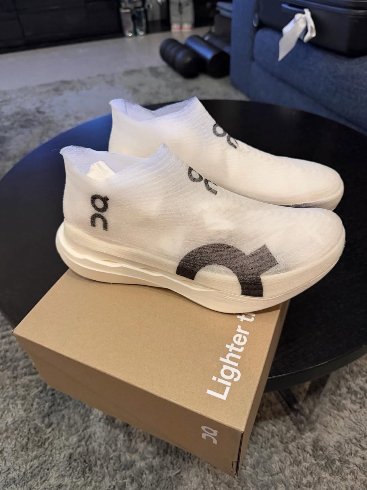 ON Cloudboom Strike LS | BLACK WHITE 2026
